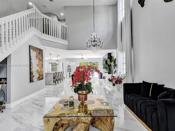 85 Gables Blvd, Weston FL 33326