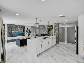 85 Gables Blvd, Weston FL 33326