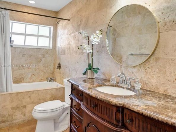 85 Gables Blvd, Weston FL 33326