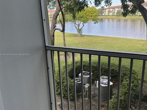 13001 SW 15th Ct 202T, Pembroke Pines FL 33027