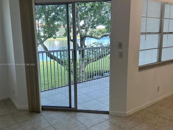 13001 SW 15th Ct 202T, Pembroke Pines FL 33027