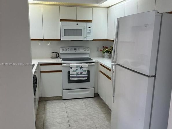 13001 SW 15th Ct 202T, Pembroke Pines FL 33027