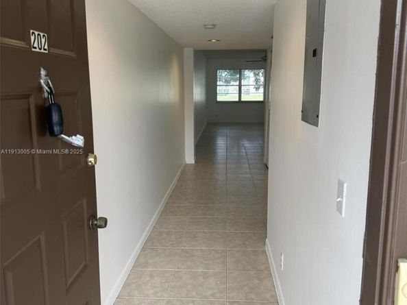 13001 SW 15th Ct 202T, Pembroke Pines FL 33027