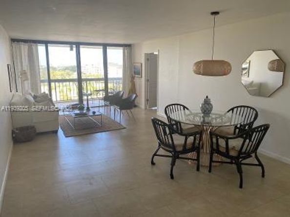 2425 Presidential Way 703, West Palm Beach FL 33401