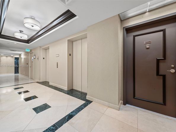 3598 Yacht Club Dr 601+DEN, Aventura FL 33180