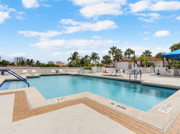 3598 Yacht Club Dr 601+DEN, Aventura FL 33180