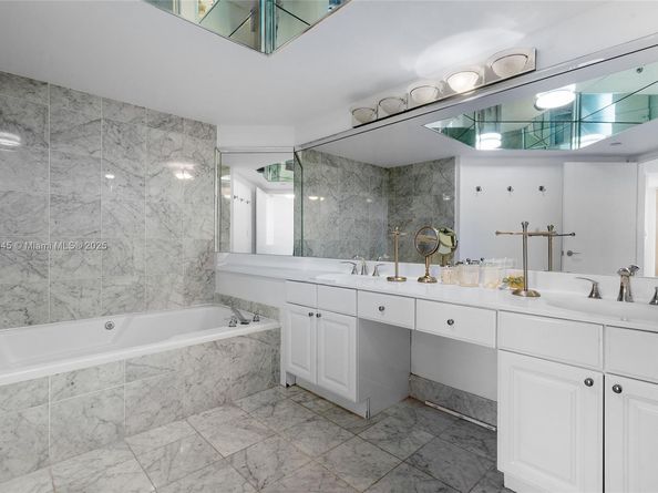 3598 Yacht Club Dr 601+DEN, Aventura FL 33180