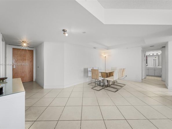 3598 Yacht Club Dr 601+DEN, Aventura FL 33180