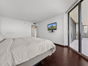 3598 Yacht Club Dr 601+DEN, Aventura FL 33180