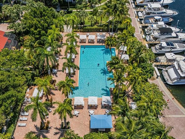 3598 Yacht Club Dr 601+DEN, Aventura FL 33180