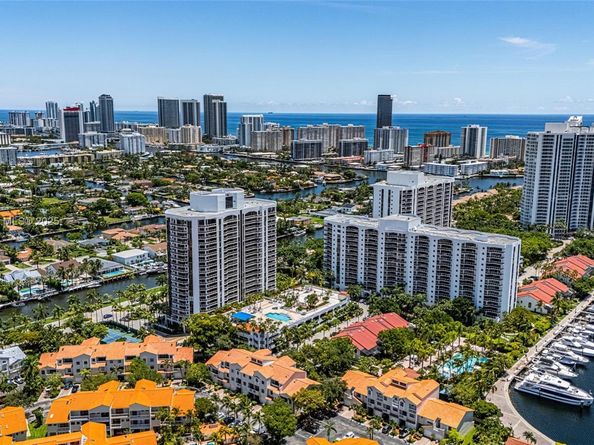 3598 Yacht Club Dr 601+DEN, Aventura FL 33180