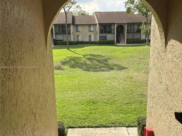 718 Sunny Pine Way F2, Green Acres FL 33415