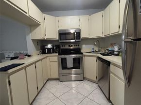 718 Sunny Pine Way F2, Green Acres FL 33415