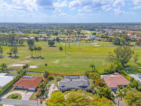 19640 W Saint Andrews Dr, Hialeah FL 33015
