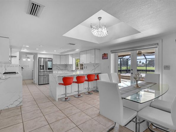 19640 W Saint Andrews Dr, Hialeah FL 33015