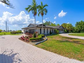 19640 W Saint Andrews Dr, Hialeah FL 33015