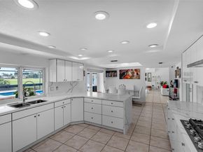 19640 W Saint Andrews Dr, Hialeah FL 33015