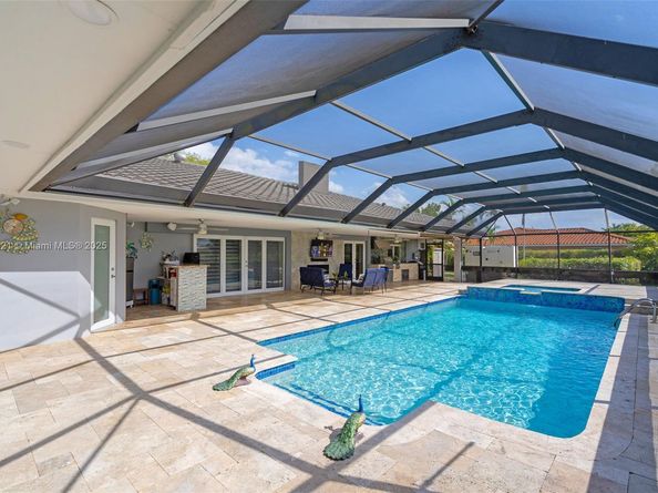 19640 W Saint Andrews Dr, Hialeah FL 33015