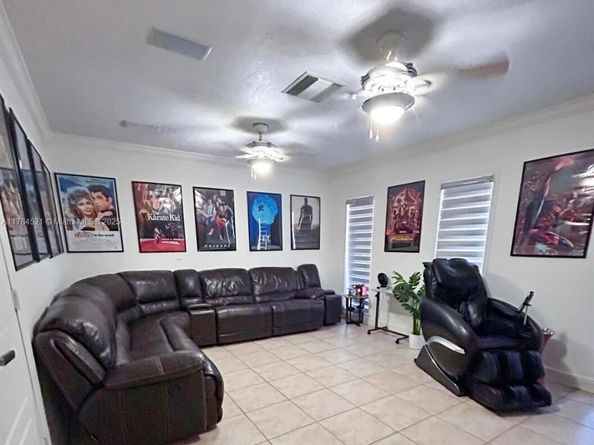 19640 W Saint Andrews Dr, Hialeah FL 33015