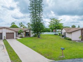 6125 Elsinore Cir, Green Acres FL 33463