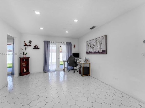 2023 SW 99th Ave, Miami FL 33165