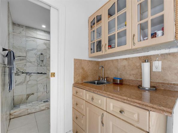 2023 SW 99th Ave, Miami FL 33165
