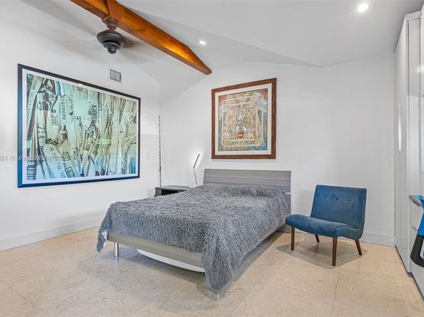 7970 Hawthorne Ave, Miami Beach FL 33141