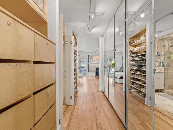 7970 Hawthorne Ave, Miami Beach FL 33141