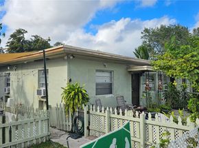 17000-17002 NE 3rd Ct, North Miami Beach FL 33162