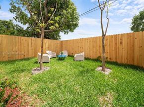 1770 NW 55th St, Miami FL 33142