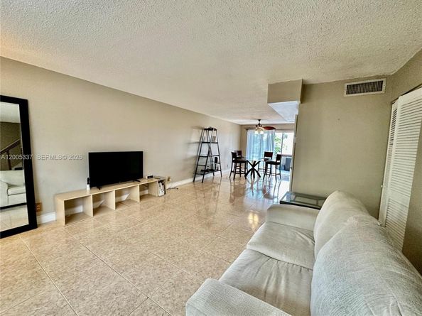 1100 SE 4th Ave 32, Deerfield Beach FL 33441