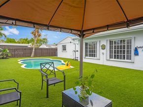 181 SW 76th Ter, Margate FL 33068