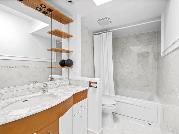 1100 SE 5th Ct 2, Pompano Beach FL 33060
