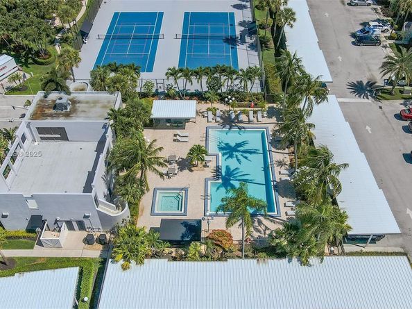 1100 SE 5th Ct 2, Pompano Beach FL 33060