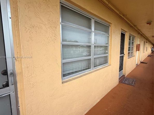 135 NE 202nd Ter N32, Miami Gardens FL 33179
