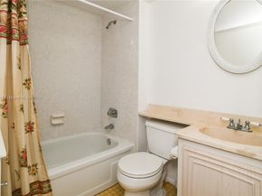 110 Royal Park Dr 2H, Oakland Park FL 33309