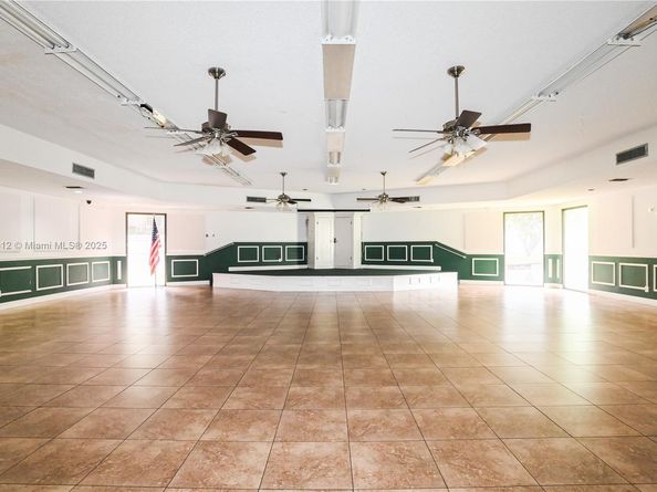 110 Royal Park Dr 2H, Oakland Park FL 33309
