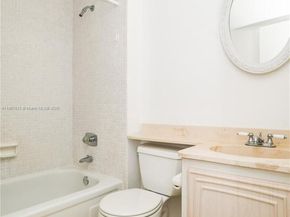 110 Royal Park Dr 2H, Oakland Park FL 33309
