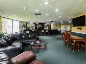 110 Royal Park Dr 2H, Oakland Park FL 33309