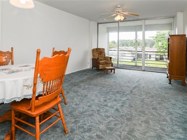 110 Royal Park Dr 2H, Oakland Park FL 33309