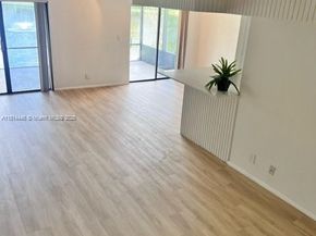 958 Mockingbird Ln 511, Plantation FL 33324