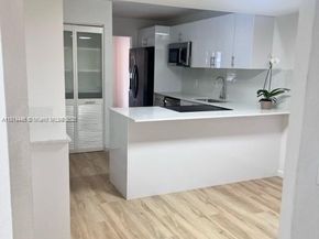 958 Mockingbird Ln 511, Plantation FL 33324