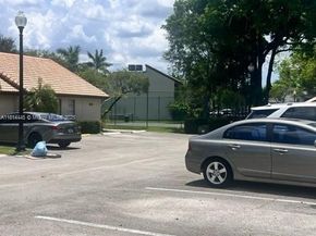 958 Mockingbird Ln 511, Plantation FL 33324