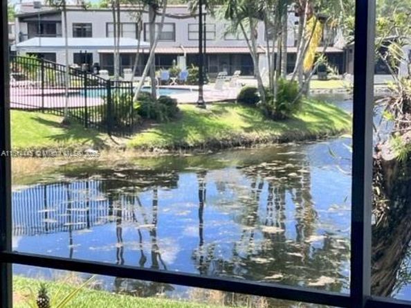 958 Mockingbird Ln 511, Plantation FL 33324