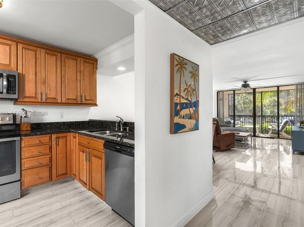 16 Royal Palm Way 205, Boca Raton FL 33432