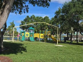 18340 NW 10th St, Pembroke Pines FL 33029