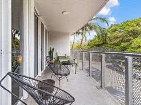 2155 Washington Ct 210, Miami Beach FL 33139