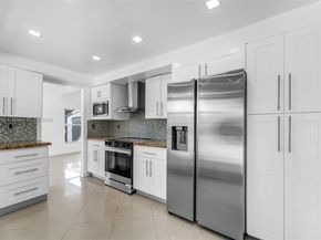 11437 SW 34th Ln, Miami FL 33165