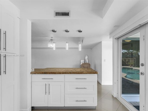 11437 SW 34th Ln, Miami FL 33165