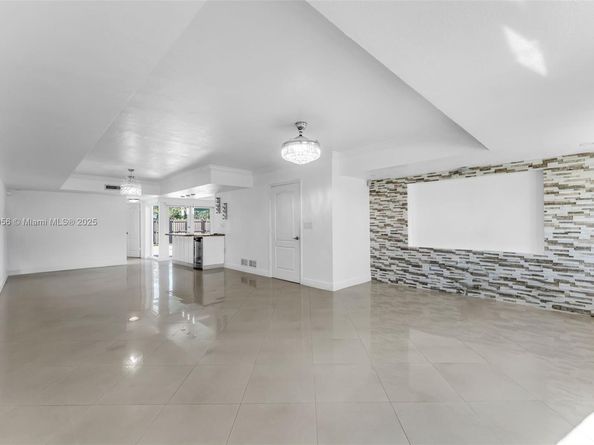 11437 SW 34th Ln, Miami FL 33165